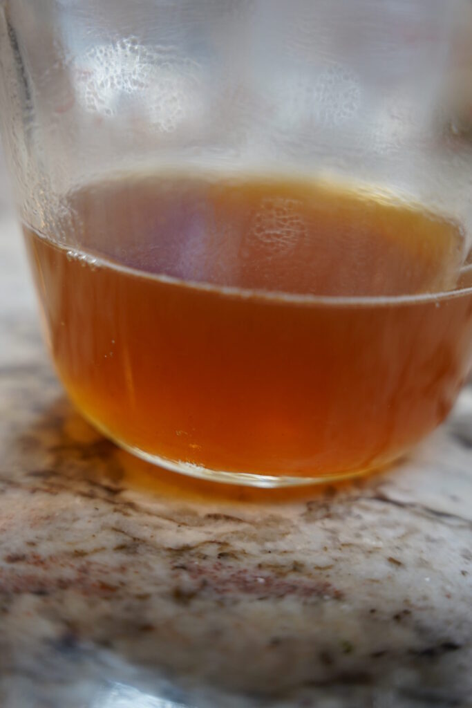 Water and honey mixed smoothly after warming for a few seconds.